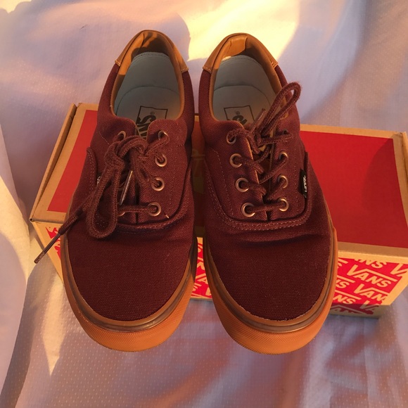 vans era winetasting